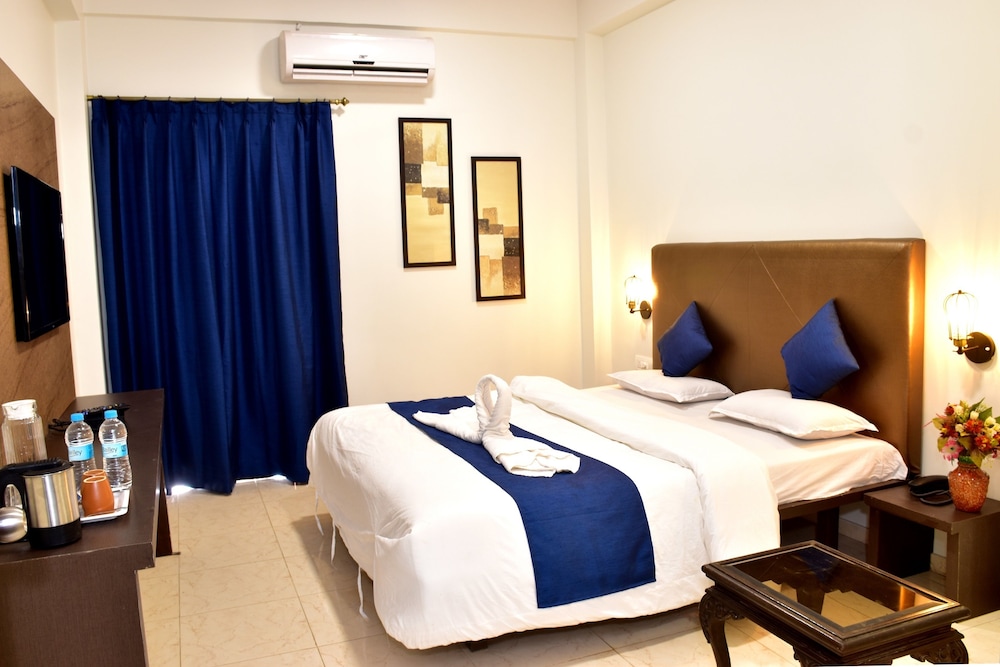 Deluxe A/C Room , Balcony photo 2