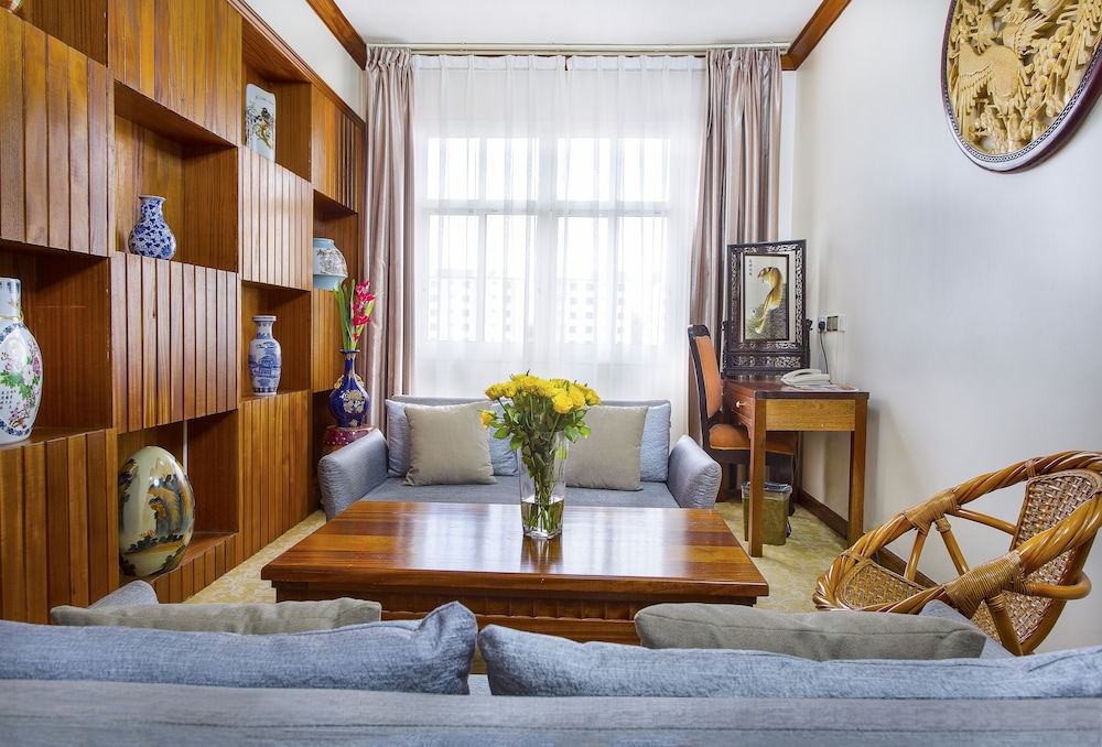 Business Suite photo 3