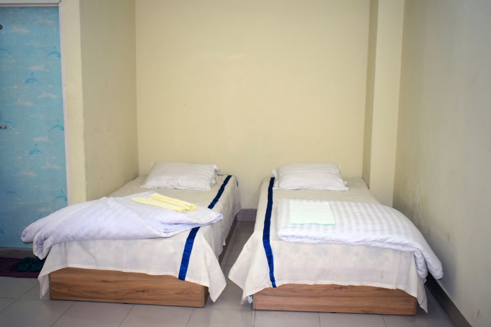 Deluxe Twin Room, 2 Twin Beds, City View photo 2