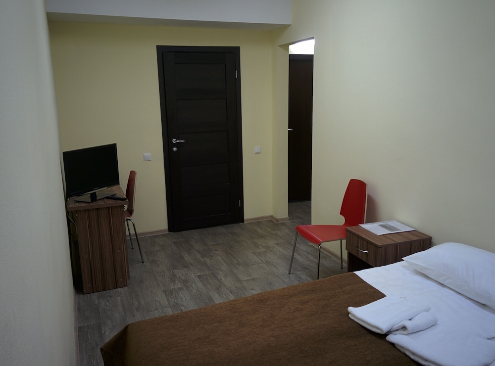 Economy Twin Room photo 1