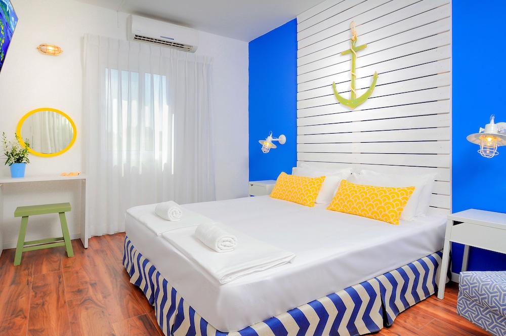 Family Apartment, 2 Bedrooms - Photo 11