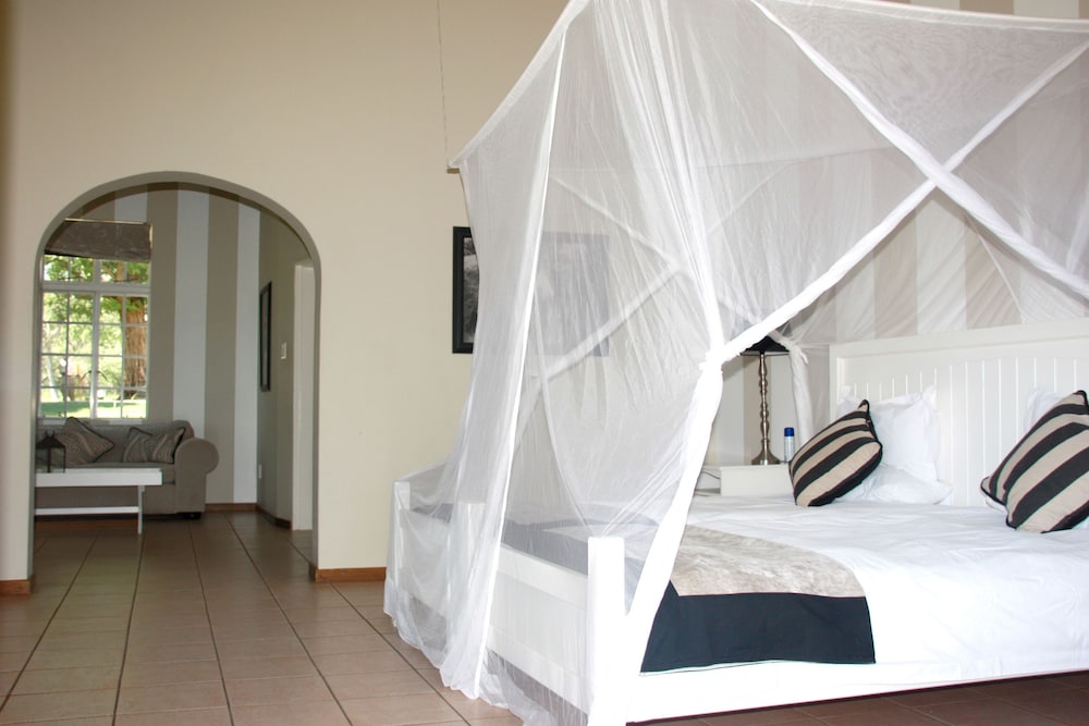 Standard Twin Room photo 2