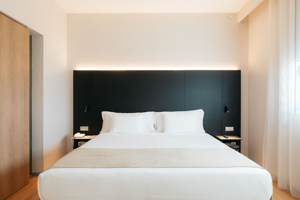 Deluxe Room (Deluxe) - Photo 3