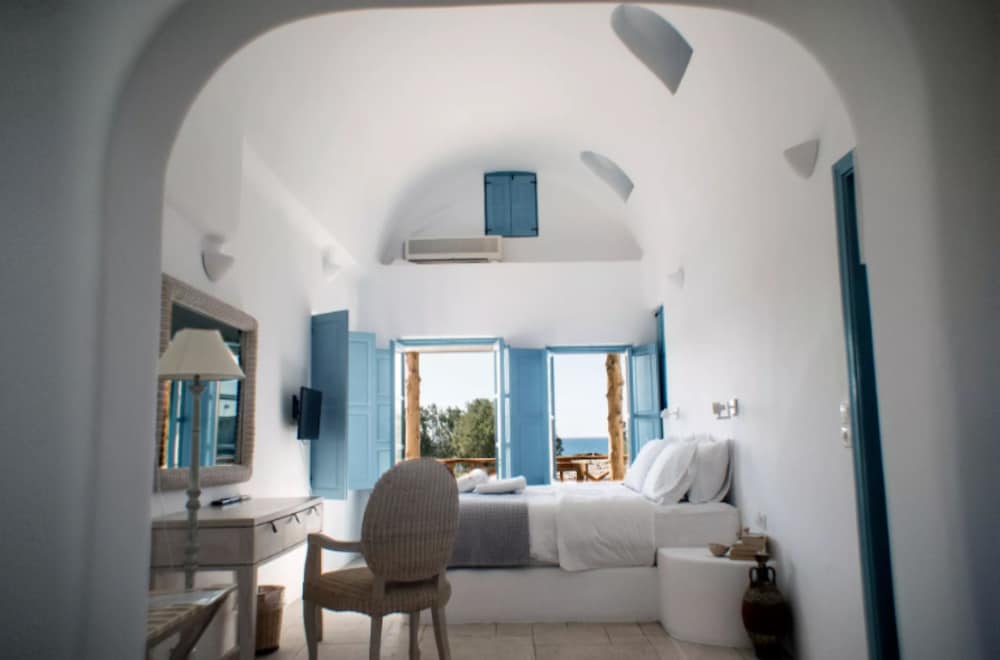 Suite with Balcony and Sea View