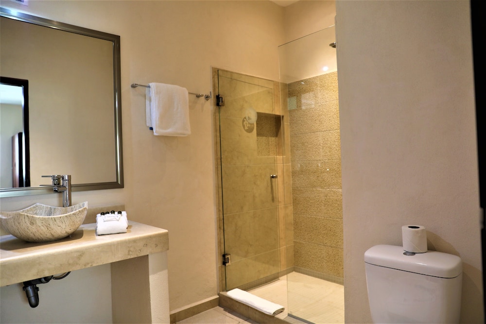 Family Room - Photo 14