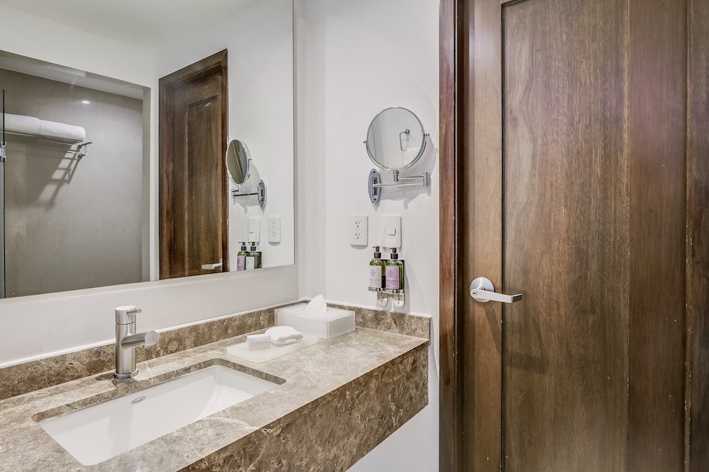 Superior Room, 2 Double Beds - Photo 9