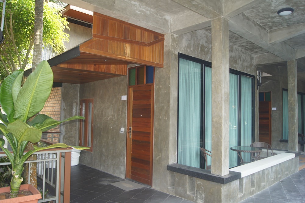 Deluxe Double Room, Pool View photo 3