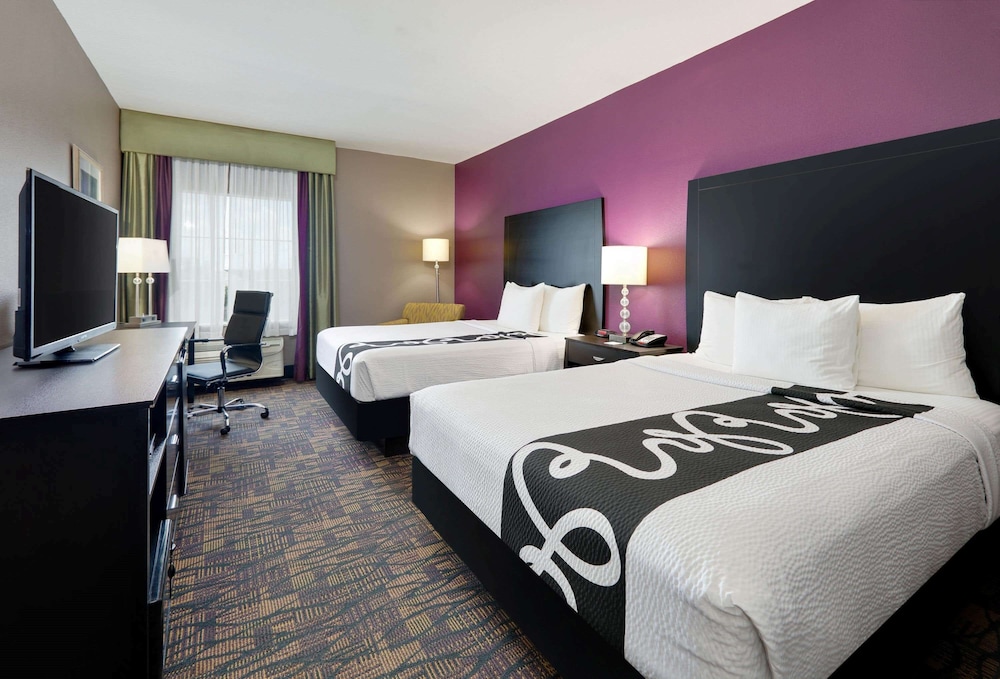 Suite, 2 Queen Beds, Accessible, Non Smoking (Mobility) photo 1