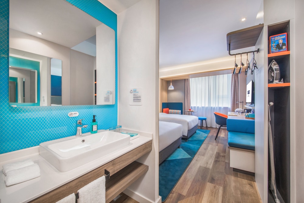 Standard Room, 2 Twin Beds (Minifridge)