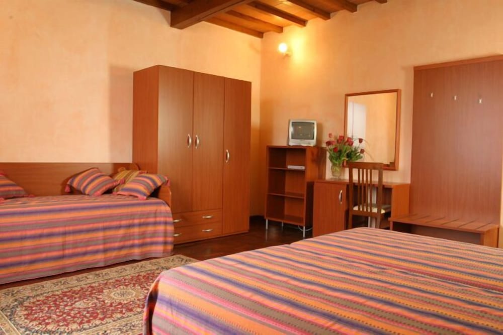Quadruple Room photo 2