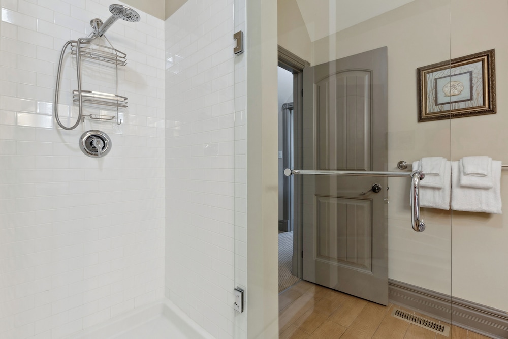 Comfort Townhome, 3 Bedrooms (227 Snowbridge - No Pets Allowed) photo 2
