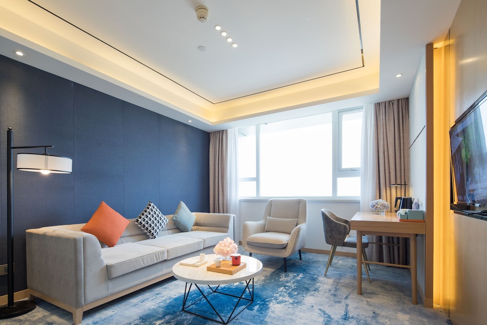Suite, 1 King Bed (Additional Living Area)