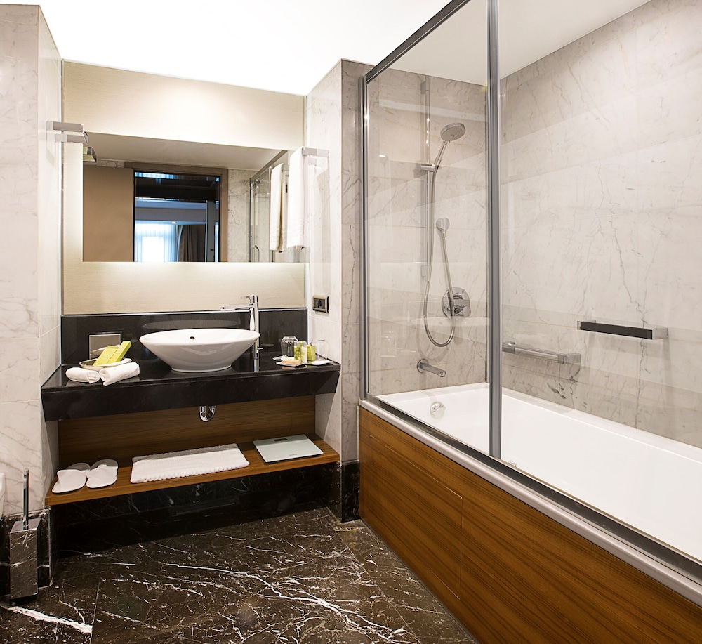 Suite, 1 King Bed, Terrace
