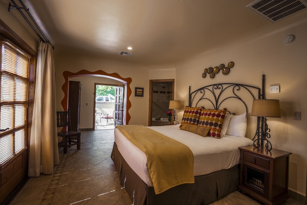 Luxury Suite photo 3