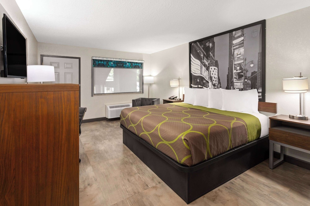 Room, 1 King Bed, Non Smoking - Photo 1