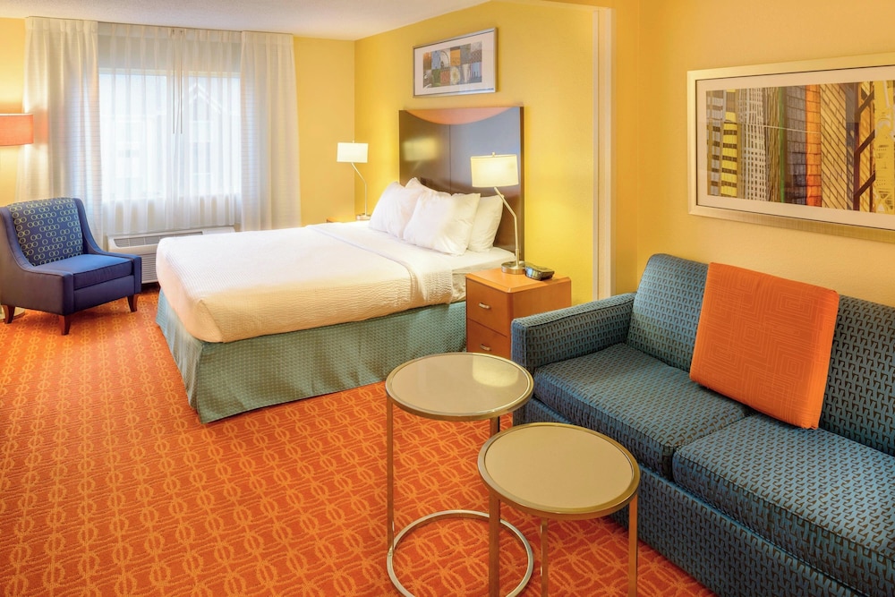 Executive Room, 1 King Bed with Sofa bed photo 1