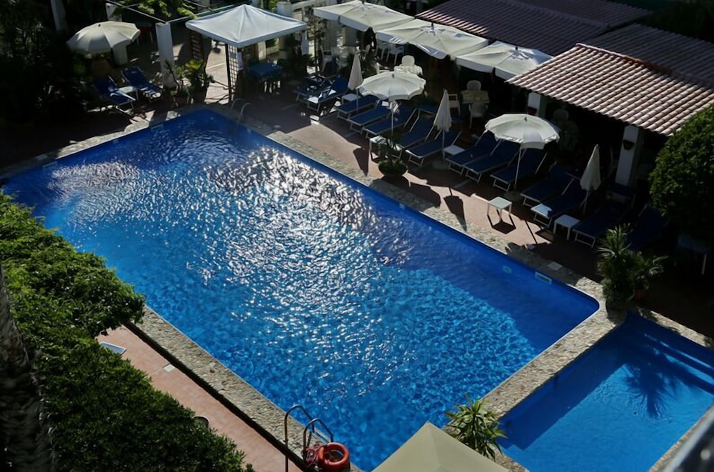 Triple Room, Pool View