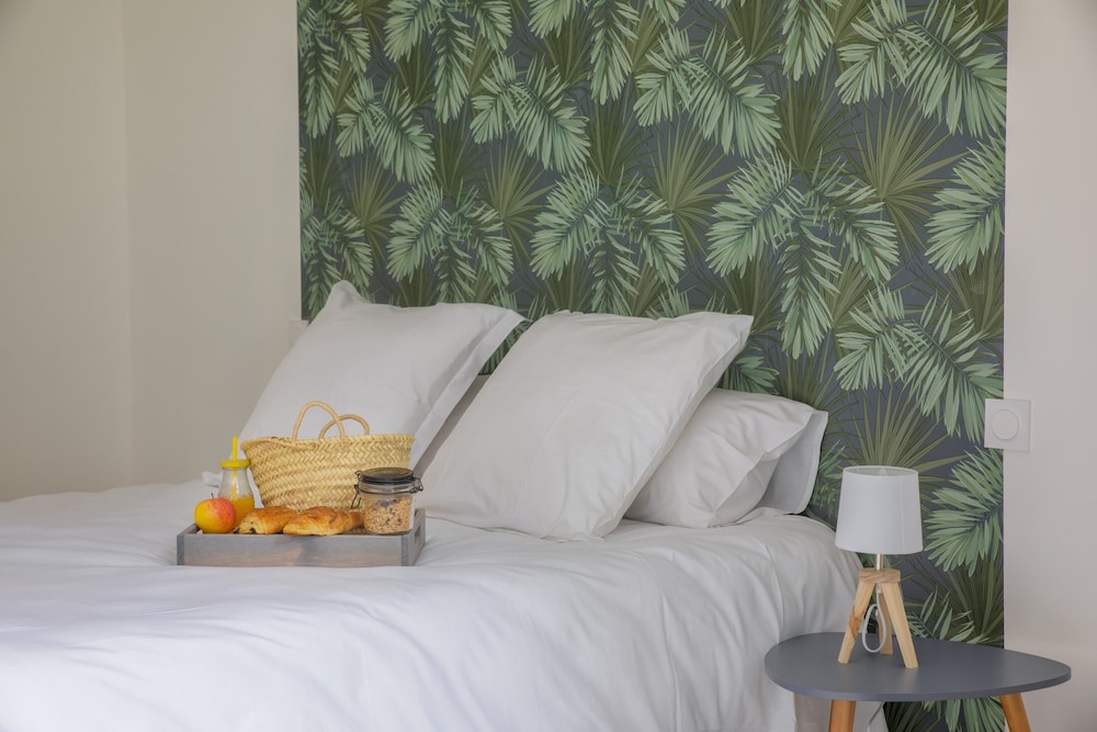 Apartment, Ensuite, Garden View photo 2