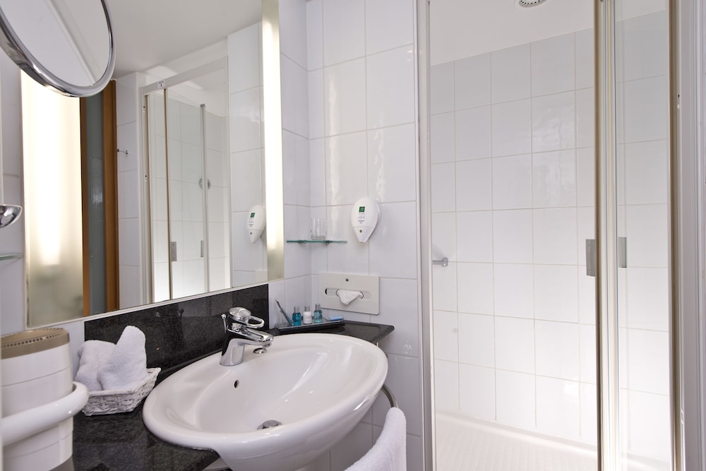 Standard Room - Photo 8