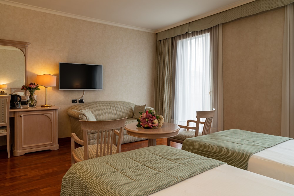 Superior Double Room Single Use - Photo 2