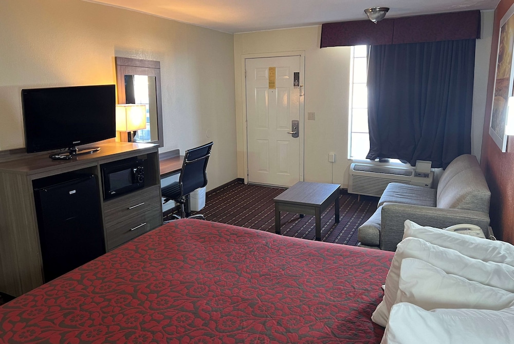 Standard Room, 1 King Bed - Photo 4