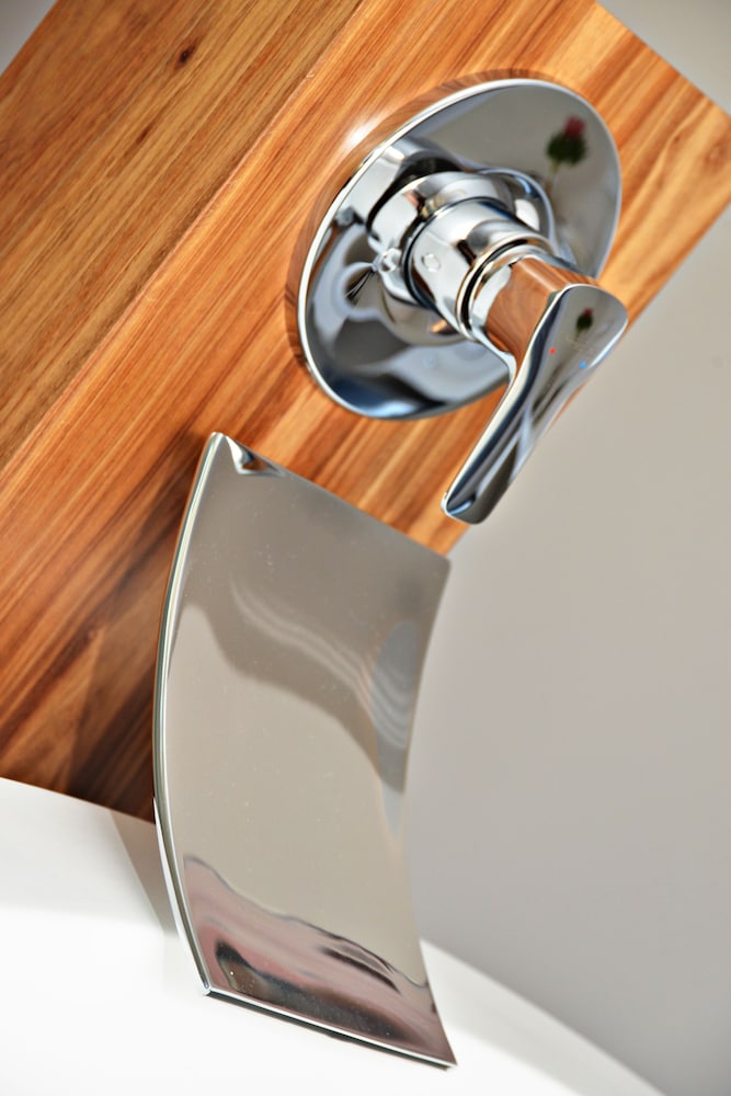 Luxury Suite - Photo 4