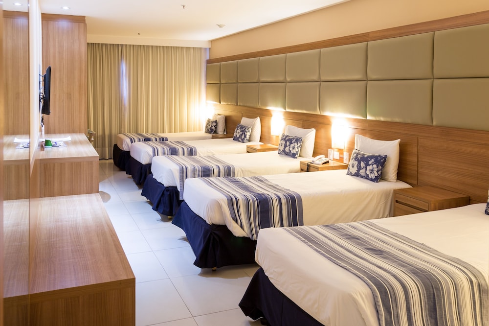 Standard Room, Multiple Beds - Photo 2