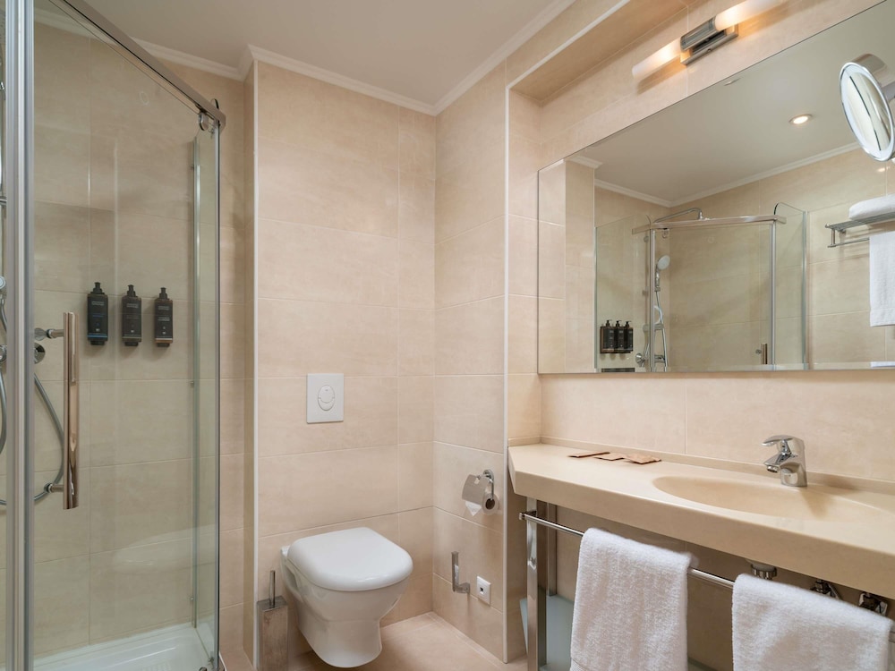 Privilege, Suite, 1 Double Bed with Sofa bed, City View - Photo 3