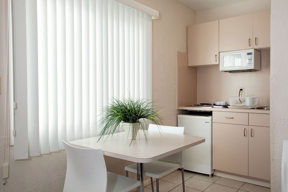 Basic Single Room, Kitchenette (Type E1, Building 1) photo 3