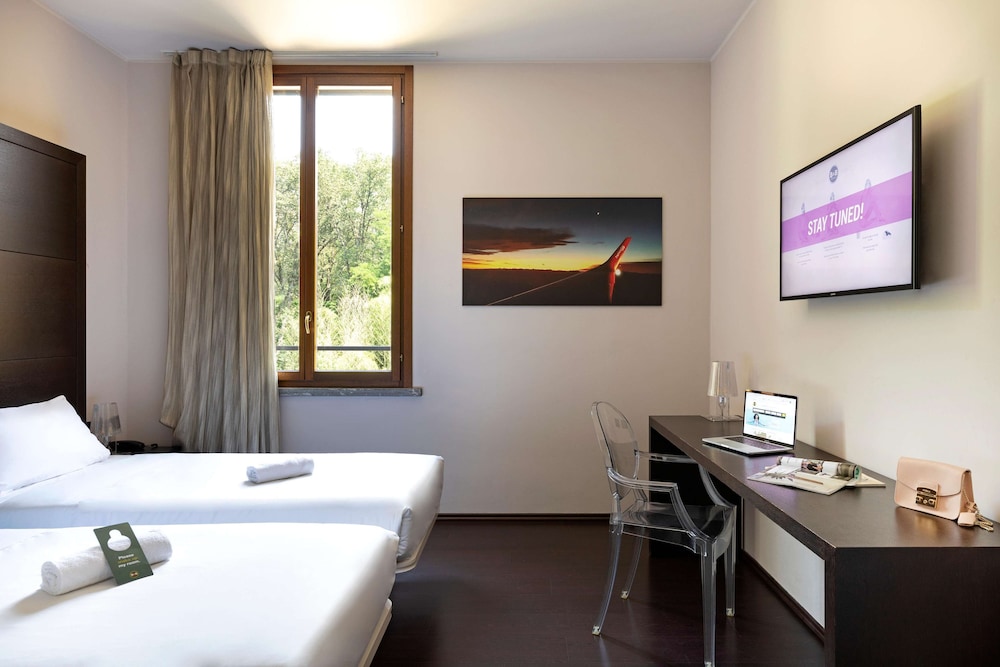Standard Twin Room, Non Smoking - Photo 1