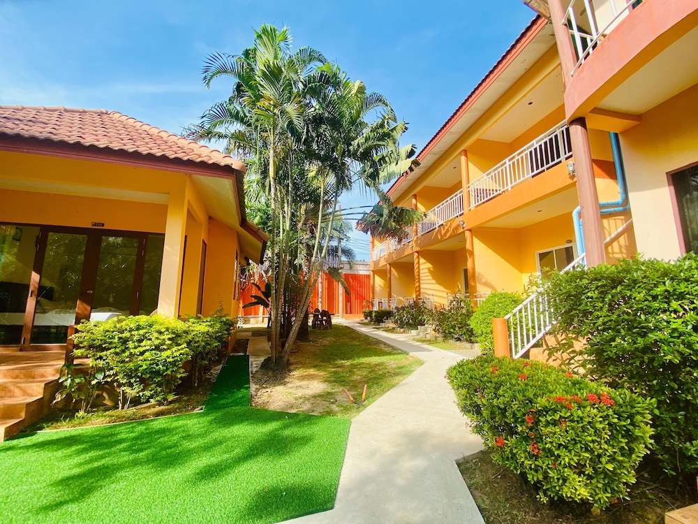 Shared Dormitory (Family Suite) photo 2
