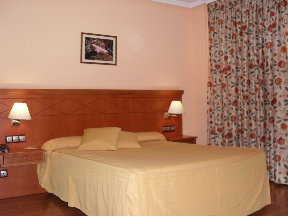 Standard Double or Twin Room photo 2