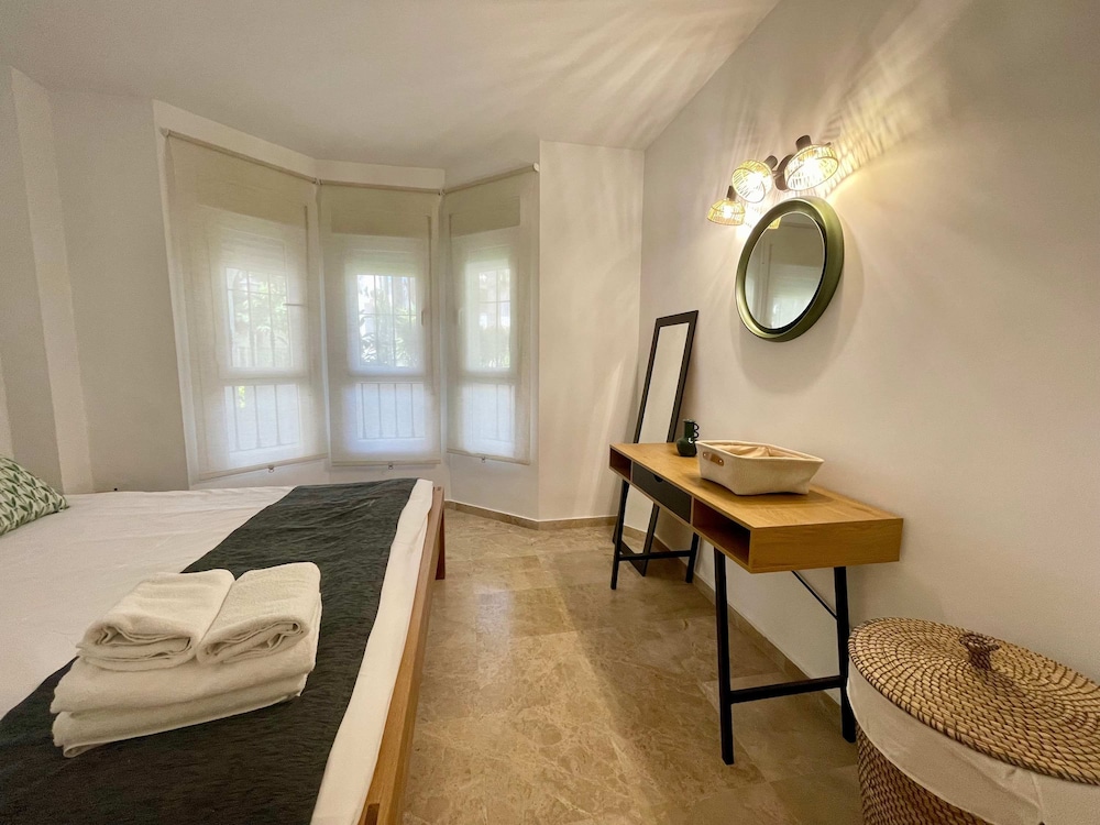 Modern 3 Bedroom Pool Access Apartment F-7, Billede 18