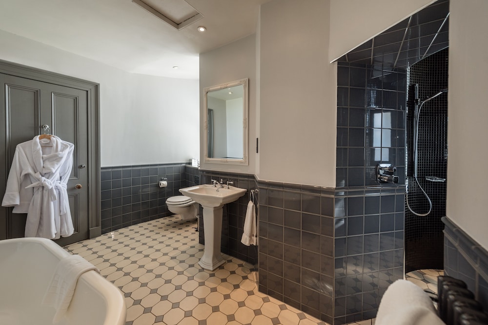 Turrets Suite - Photo 4