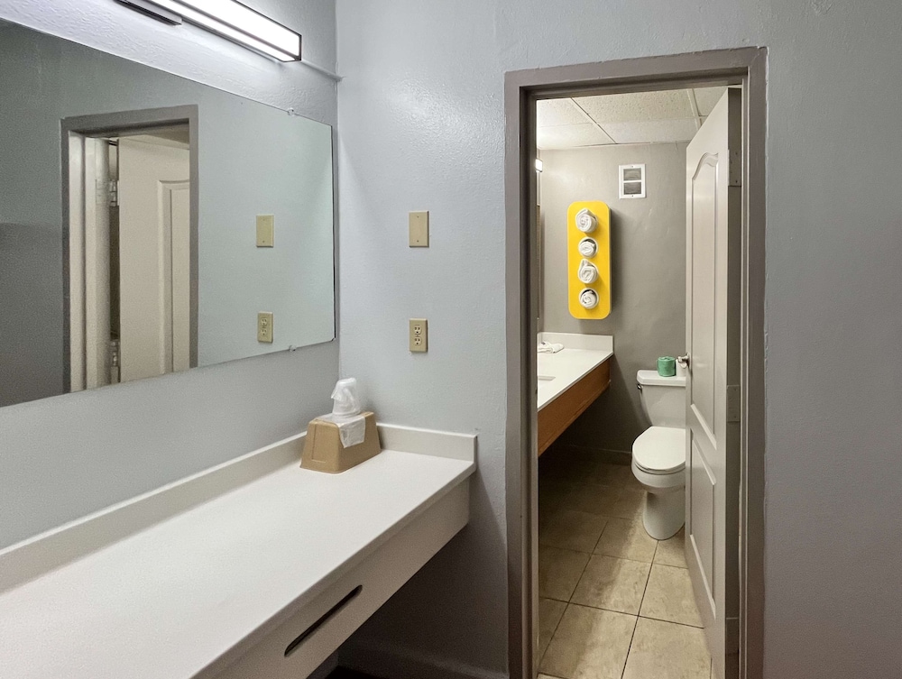 Standard Room, 2 Double Beds, Non Smoking, Refrigerator & Microwave - Photo 4
