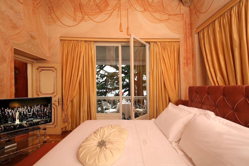 Executive Suite, Lake View