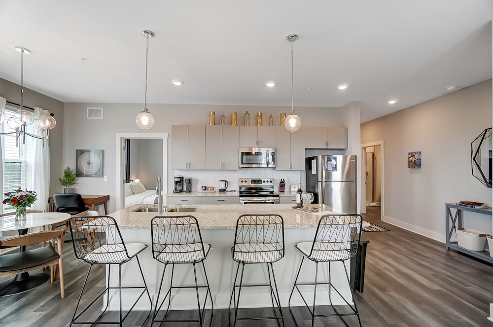 Opulent Corner 2BR Near OSU w Garage Parking, Zdjęcie 31