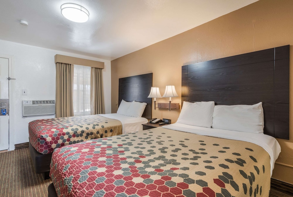 Standard Double Room, 2 Double Beds, Non Smoking - Photo 9