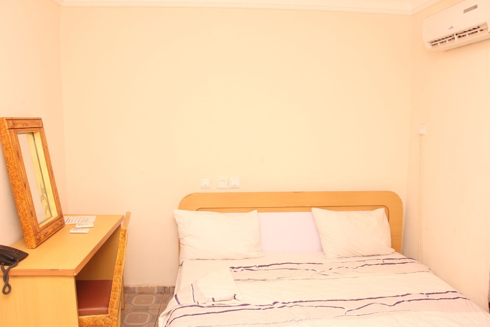 Superior Room, 1 Queen Bed, Non Smoking, Pool View