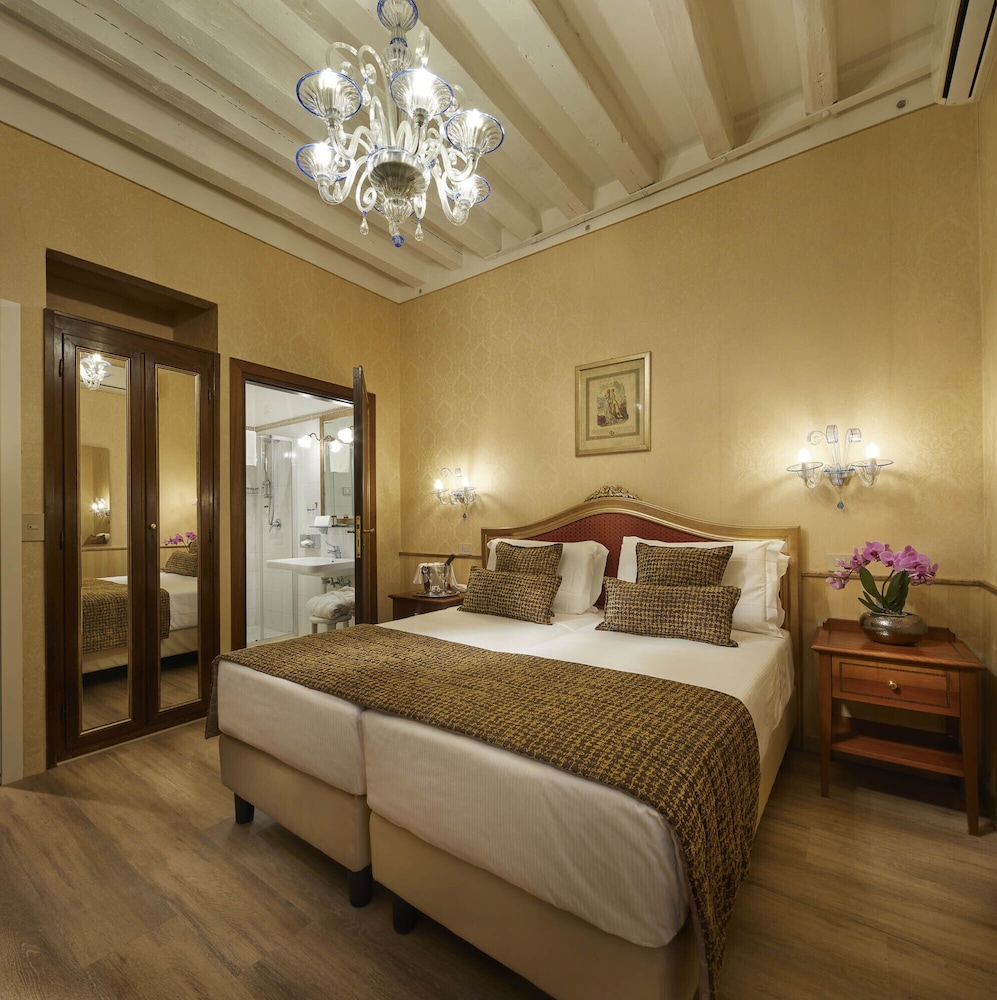 Classic Triple Room photo 1