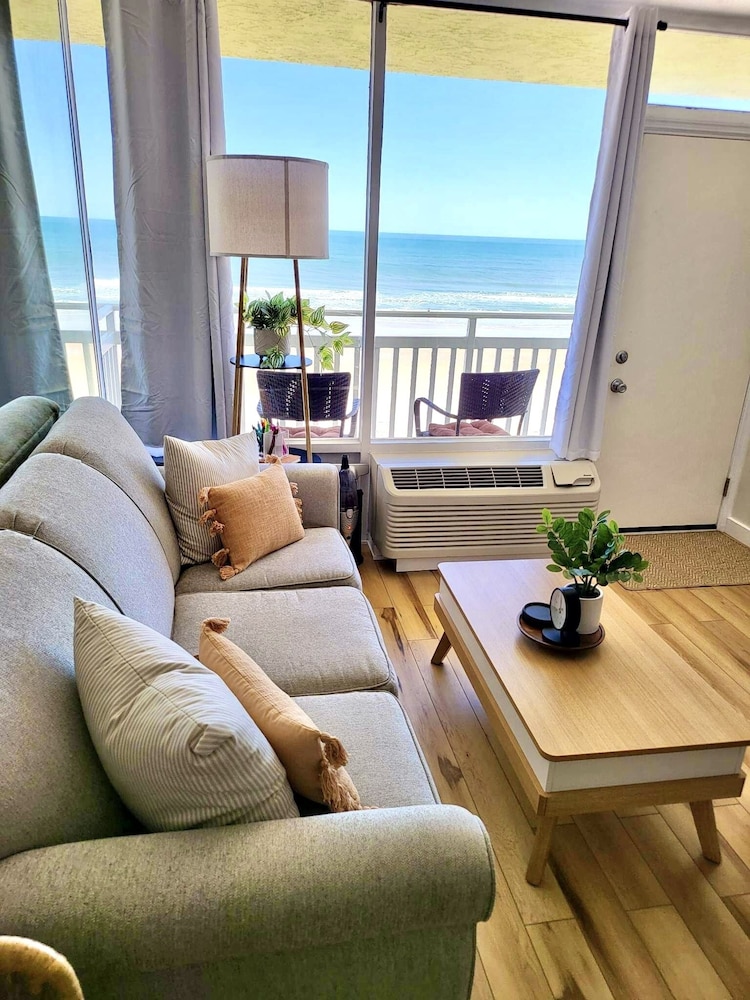 Studio, Ocean View, Beachfront (The Lookout) photo 3