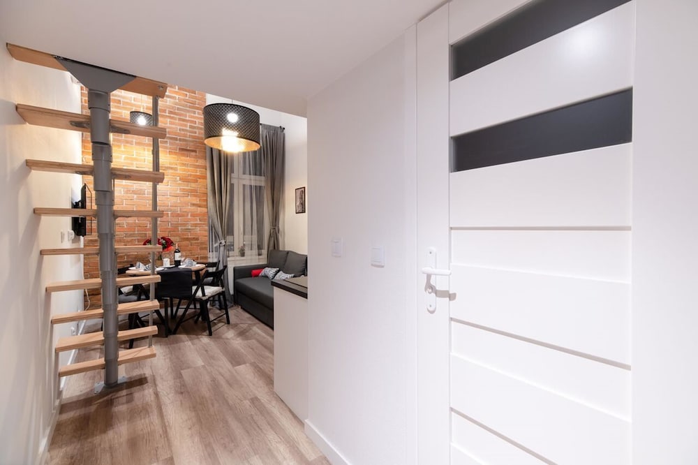 Apartment (D21)