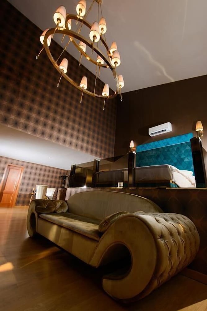 Luxury Apartment, 3 Bedrooms, City View
