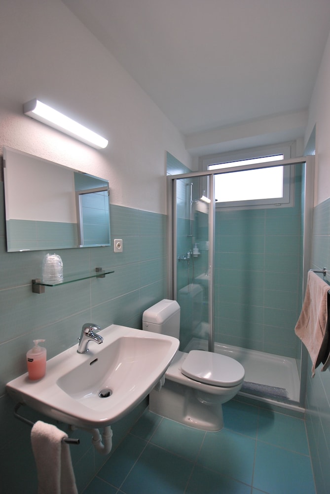 Economy Triple Room
