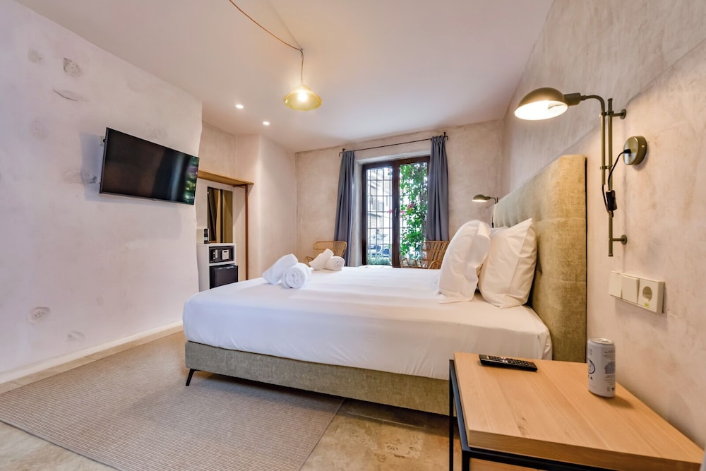 DOUBLE ROOM KING DELUXE photo 3