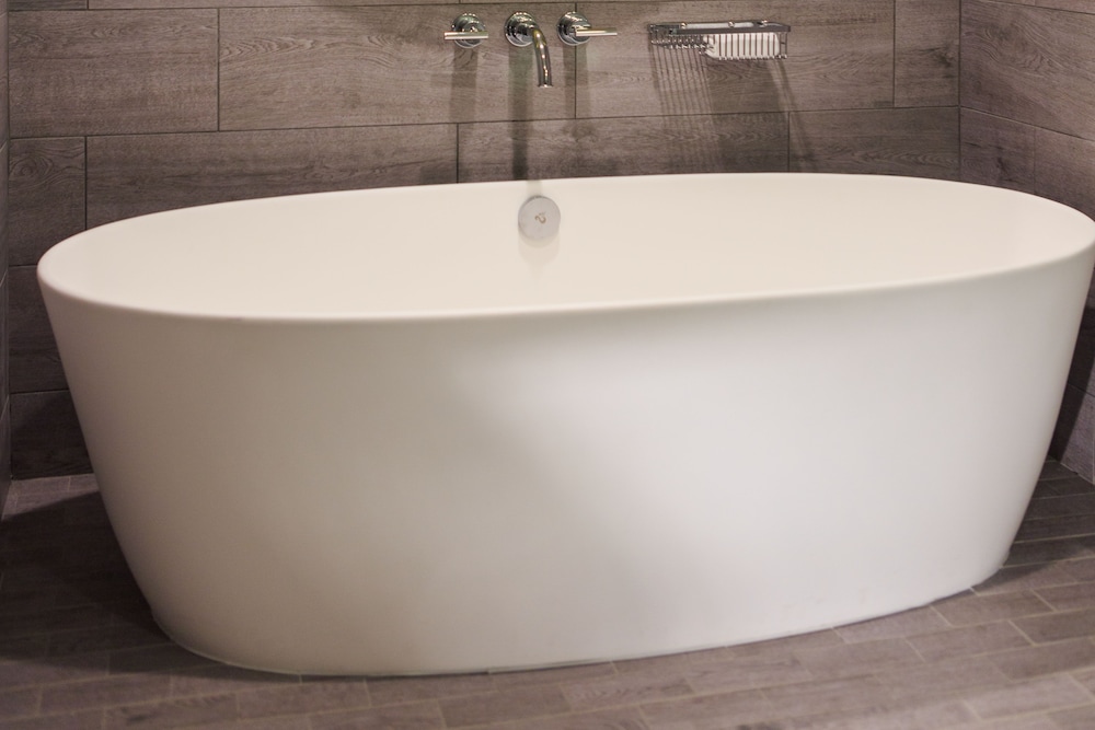 Room, 1 King Bed (Freestanding Bath)