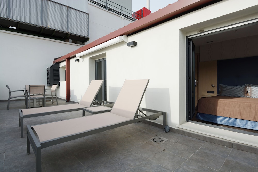 Superior Double Room - Photo 9