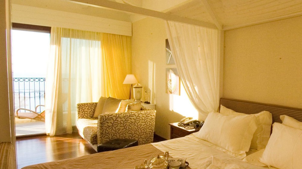 Double or Twin Room - Photo 2