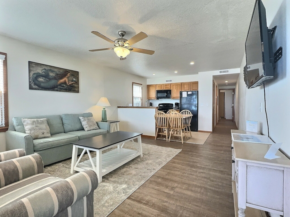 Standard Suite, Multiple Beds, Ground Floor photo 1