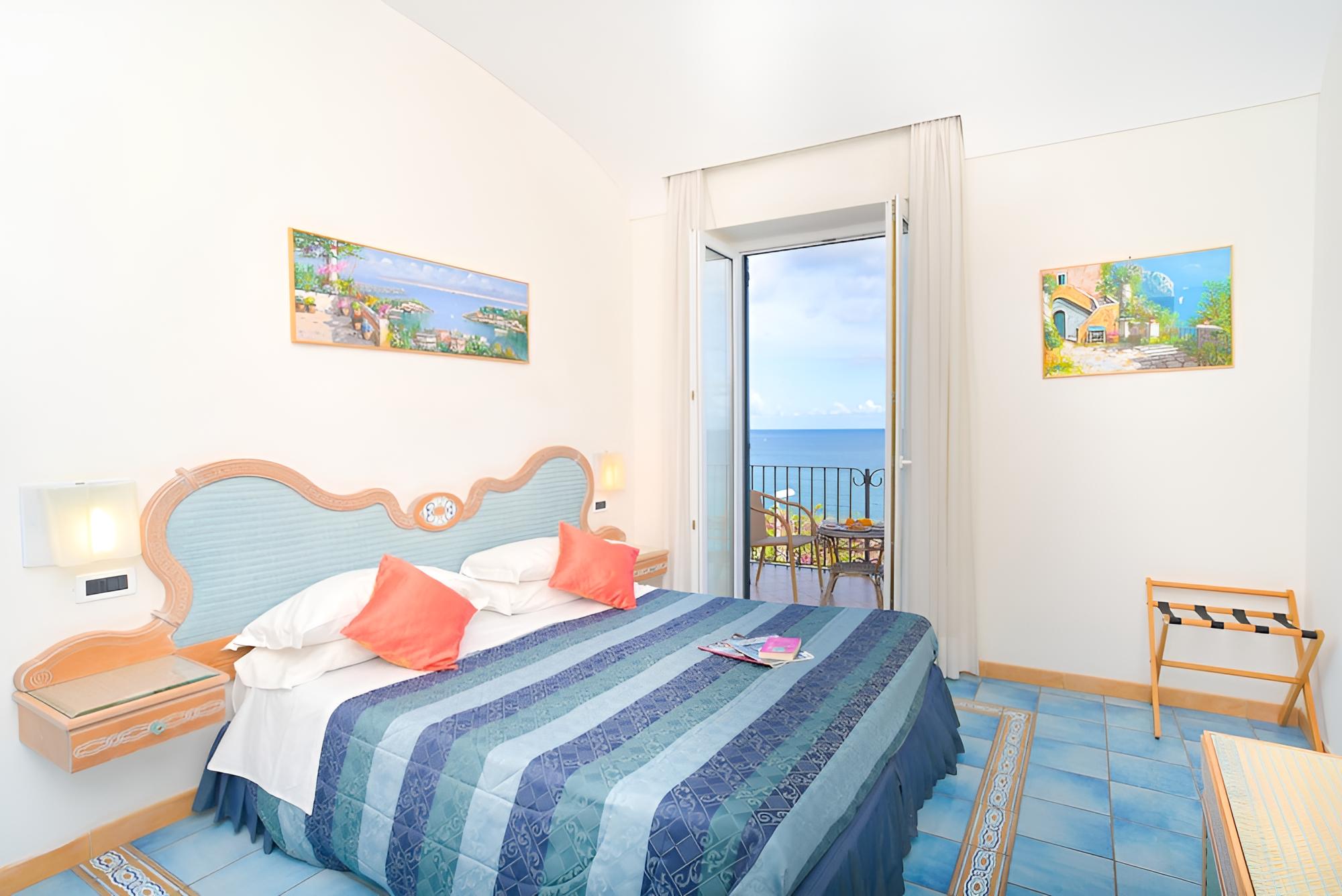 Deluxe Double Room photo 3